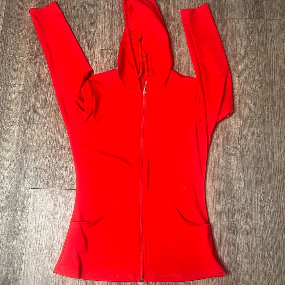 Read medium, zip up jacket with hood